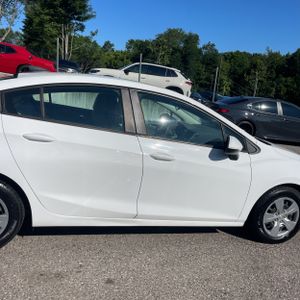 صورة 9 لـ 2017 Chevrolet CRUZE LS AUTO
