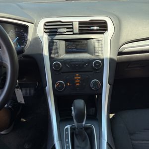2016 FORD FUSION SE thumbnail 37