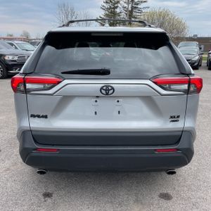TOYOTA RAV4 XLE - 7