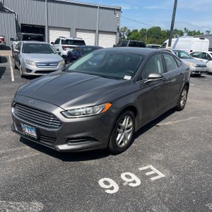FORD FUSION SE - 1