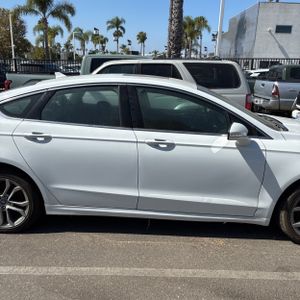 صورة 10 لـ 2019 FORD FUSION SEL