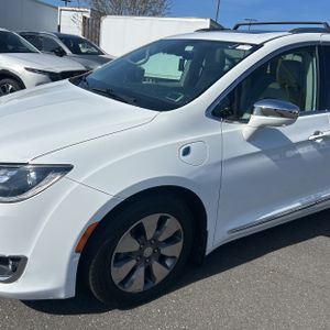 CHRYSLER PACIFICA HYBRID LIMITED - 2