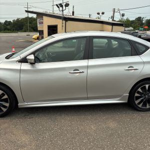 2016 Nissan SENTRA SR photo 4