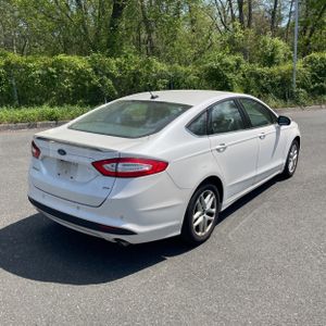 FORD FUSION SE - 8