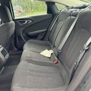 2015 Chrysler 200 LIMITED thumbnail 32