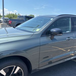 2026 Volvo XC60 B5 CORE photo 2