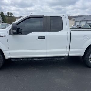 FORD F150 XL - 4