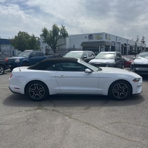 FORD MUSTANG ECOBOOST PREMIUM - 10