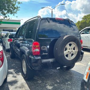 2004 JEEP LIBERTY LIMITED — фото 4