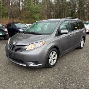 TOYOTA SIENNA - 1