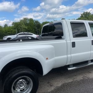 FORD F-350 SUPER DUTY LARIAT - 8
