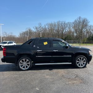 CHEVROLET AVALANCHE LTZ BLACK DIAMOND - 10