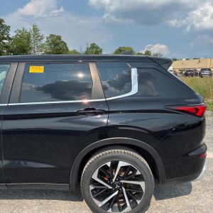 صورة 6 لـ 2022 Mitsubishi OUTLANDER SE
