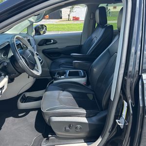 2020 Chrysler PACIFICA LIMITED — миниатюра 32