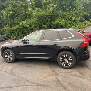 2023 Volvo XC60 B5 CORE photo 3
