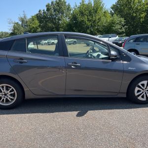 صورة مصغرة 11 لـ 2017 Toyota PRIUS THREE
