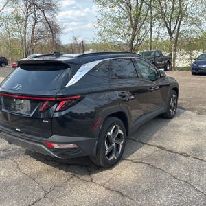 HYUNDAI TUCSON LIMITED - 8