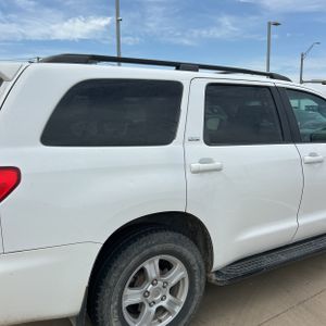 صورة 9 لـ 2013 Toyota SEQUOIA SR5