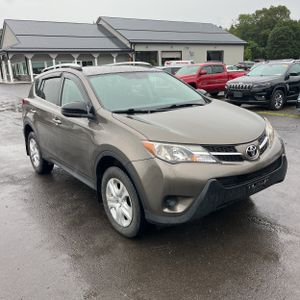 2015 Toyota RAV4 LE — миниатюра 12