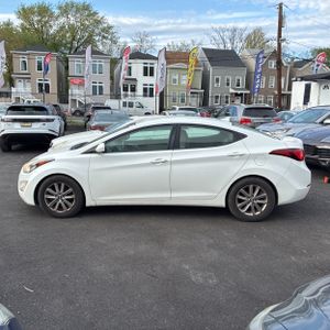 HYUNDAI ELANTRA SE - 3