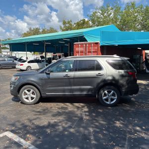 Ford Explorer XLT - 3