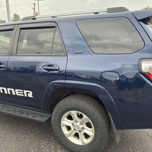 صورة 6 لـ 2020 Toyota 4RUNNER SR5 PREMIUM