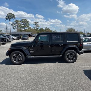 JEEP WRANGLER 4-DOOR SAHARA - 3