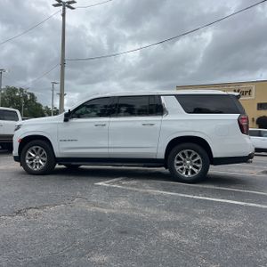 CHEVROLET SUBURBAN PREMIER - 3