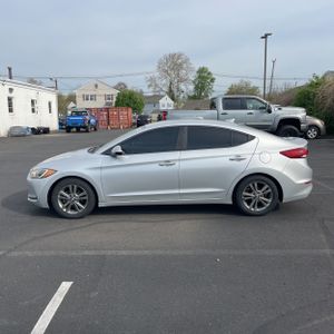 HYUNDAI ELANTRA SE - 3