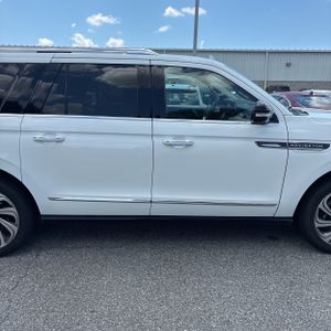 2022 Lincoln NAVIGATOR L RESERVE — миниатюра 11