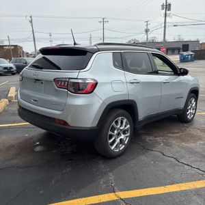 JEEP COMPASS LIMITED 4X4 - 8