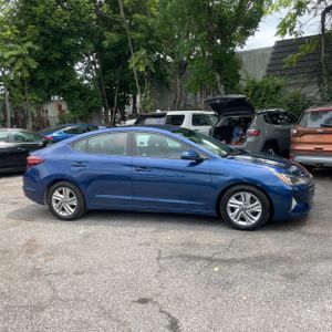 صورة 9 لـ 2019 Hyundai ELANTRA SEL
