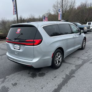 CHRYSLER PACIFICA LIMITED - 8
