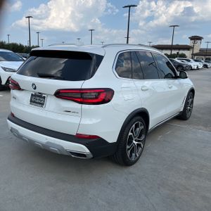 صورة 8 لـ 2021 BMW X5 XDRIVE45E
