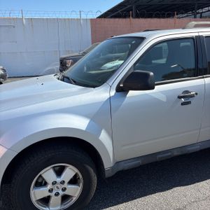 FORD ESCAPE XLT - 2