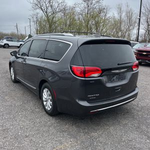 CHRYSLER PACIFICA TOURING L - 5