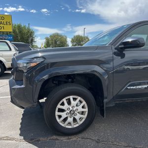 صورة 2 لـ 2024 Toyota TACOMA SR5