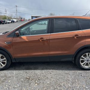 FORD ESCAPE SE - 4