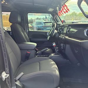 صورة 32 لـ 2022 JEEP WRANGLER UNLIMITED SAHARA