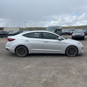 HYUNDAI ELANTRA SE - 10