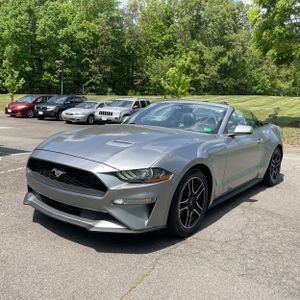 FORD MUSTANG ECOBOOST PREMIUM - 1