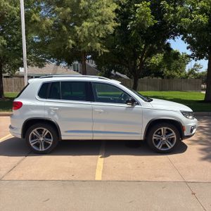 صورة 10 لـ 2017 Volkswagen TIGUAN 2.0T SPORT 4MOTION