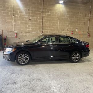 VOLKSWAGEN JETTA SE - 3