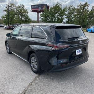 TOYOTA SIENNA - 5