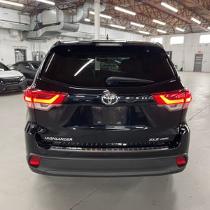 صورة 5 لـ 2019 Toyota HIGHLANDER XLE