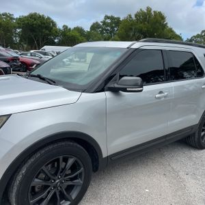 FORD EXPLORER XLT - 2