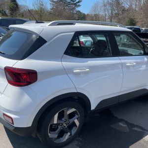 HYUNDAI VENUE SEL - 9