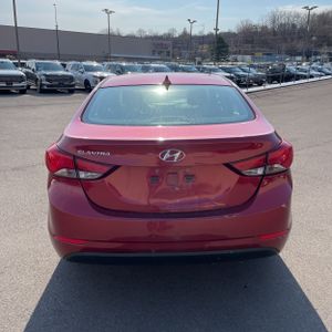 HYUNDAI ELANTRA SE - 7