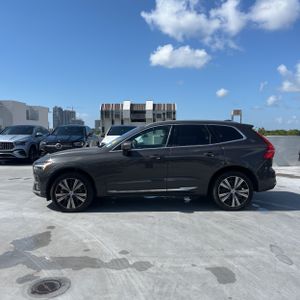 2022 Volvo XC60 B6 INSCRIPTION photo 3