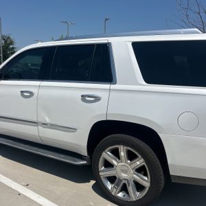 2018 Cadillac ESCALADE LUXURY — фото 6